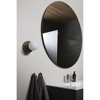 Kinkiet marmurowy plafon IP44 Torrano brązowy przy lustrze
